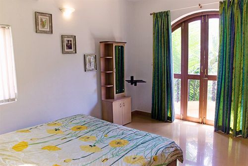 Bougainvillea Guest House Кандолим Екстериор снимка